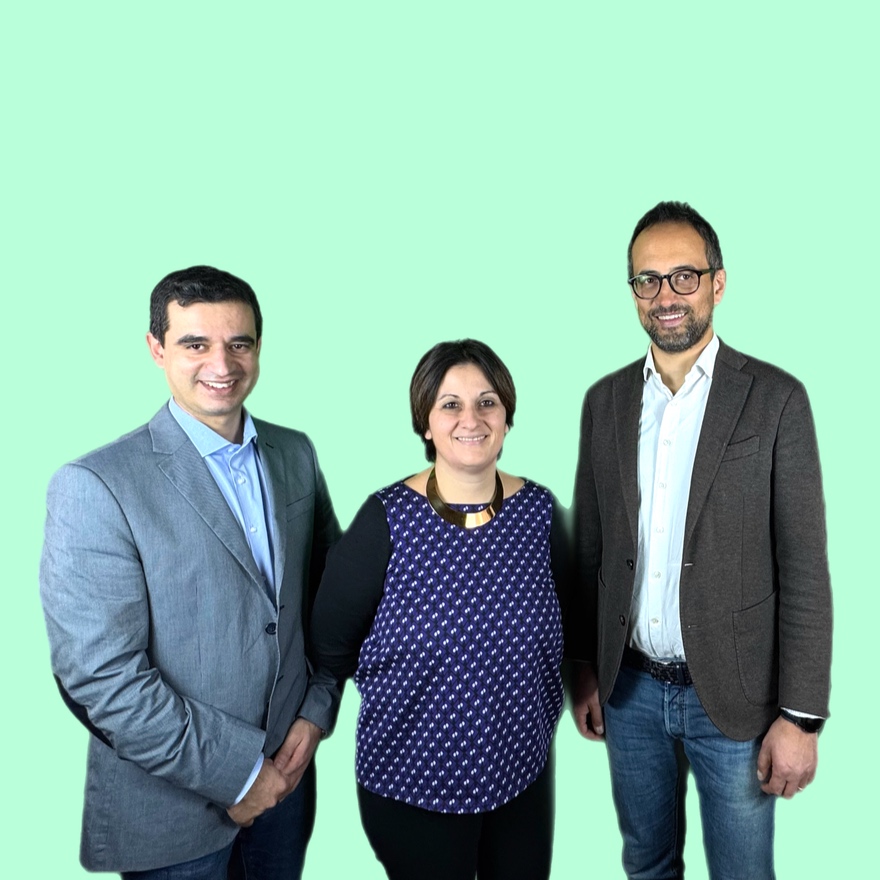 Foto di gruppo dei professori Francesco Fatone, Anna Laura Eusebi e Massimiliano Sgroi, membri del laboratorio di ricerca WWEELab dell’Università Politecnica delle Marche